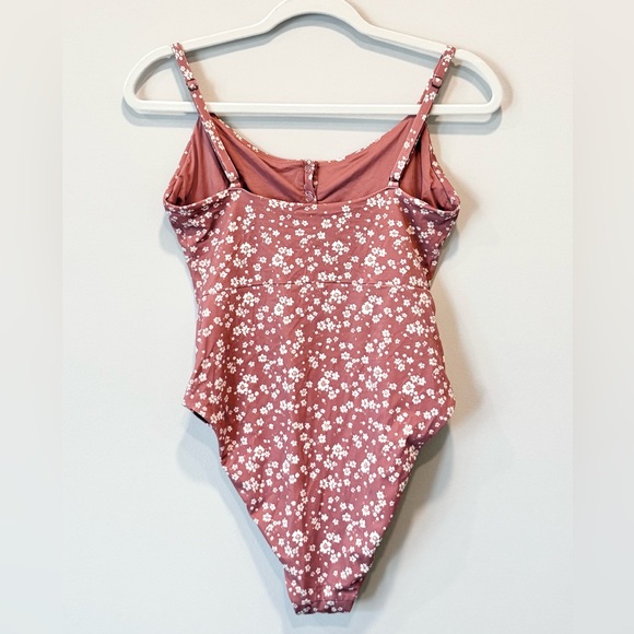 Andie The Snap Ditzy Floral Mauve One Piece Swimsuit - Medium - Picture 5 of 8